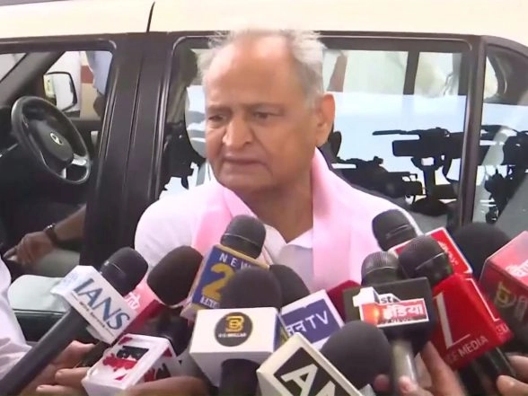 India News | Governments Must Prioritise Social Security, Says Congress' Ashok Gehlot on Phule Jayanti in Jaipur