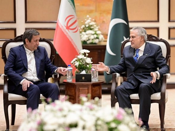World News | Iran Central Bank Governor Hemmati Meets Pakistan's Deputy PM Ishaq Dar