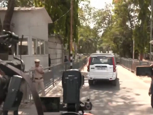 India News | Amid Speculation over Next Chief Minister, Bihar Dy CM Samrat Choudhary Visits Nitish Kumar at Patna