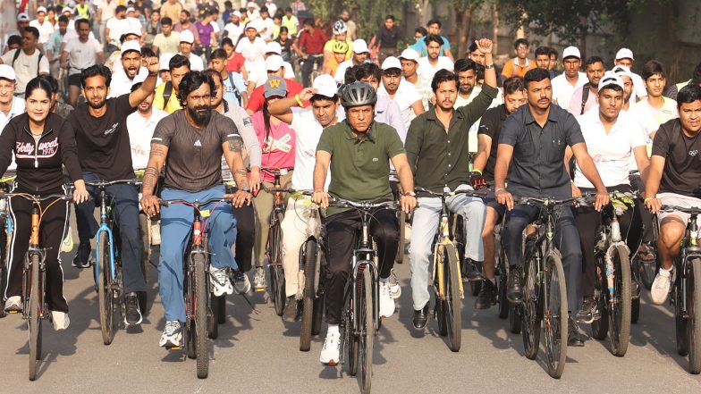 Sports News | Sports Minister Mansukh Mandaviya Leads 69th Fit India Sundays on Cycle; Calls for Mass Participation in Fit India Movement