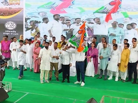 India News | BJP Hooghly District VP Suresh Shaw Joins TMC Ahead of West Bengal Assembly Polls