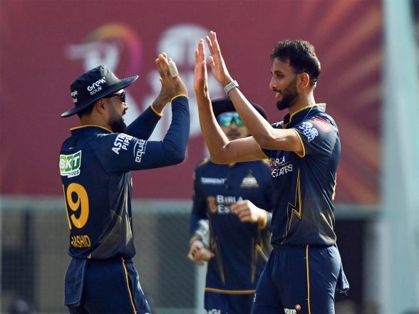 Sports News | IPL: Prasidh Krishna's 4-fer Helps GT Restrict LSG to 164/8 in 20 Overs