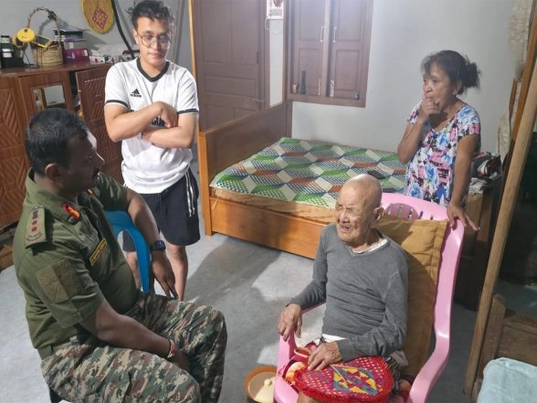 India News | Manipur: Assam Rifles Honours 104-year-old World War II Veteran in Moreh