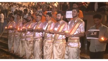 Entertainment News | Asha Bhosle Demise: Devotees Observes Silence at Dashashwamedh Ghat Before Ganga Aarti to Pay Tribute