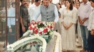 Entertainment News | Asha Bhosle Passes Away at 92: Devendra Fadnavis, Javed Akhtar, Shabana Azmi Visit Mumbai Residence to Pay Tribute
