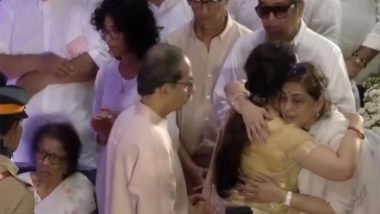 Entertainment News | Uddhav Thackeray, Riteish Deshmukh Among Dignitaries Pay Last Tribute to Asha Bhosle