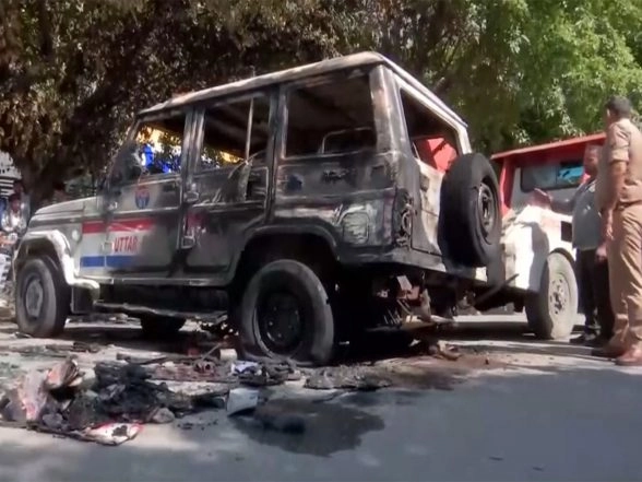 India News | Mob Attacks Company in Noida Sector-84; Facility Manager Details Violent Encounter