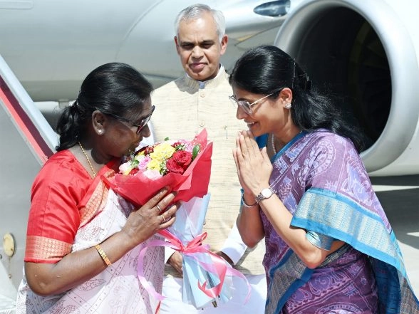 India News | President Murmu Arrives in Rajkot, Received by Gujarat Governor, MoS Anupriya Patel