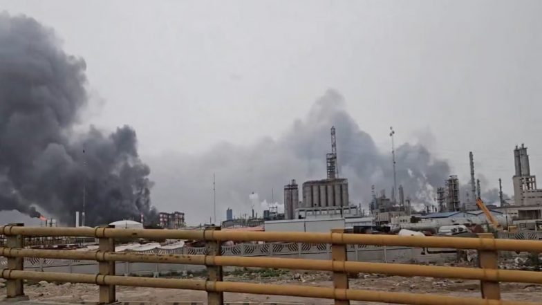 World News | Iran Freezes Petrochemical Exports to Protect Domestic Market After Israeli Strikes