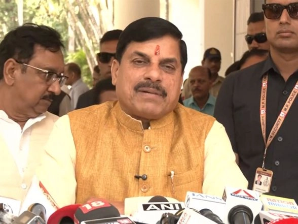 India News | MP: CM Mohan Yadav Fills Self-enumeration Form as Census Begins in State, Urges Public Participation