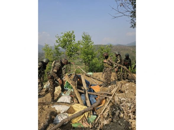 India News | Manipur: Indian Army Conducts Joint Operation, Destroys 10 Bunkers in Jalenbung Hills & Thoyee Heights