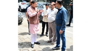 India News | Uttarakhand: Pushkar Singh Dhami Reviews Complaint Received on CM Helpline, Expresses Displeasure over Negligence