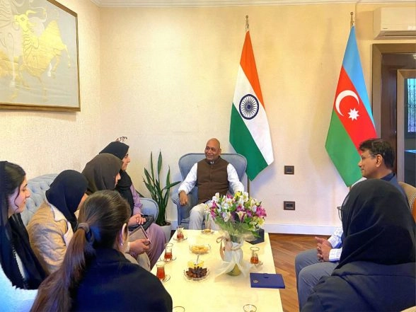 World News | Indian Envoy Meets Last Batch of Students Evacuated from Iran Via Azerbaijan