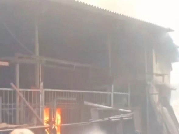 India News | Maharashtra: Fire Breaks out in Dyeing Factory in Bhiwandi