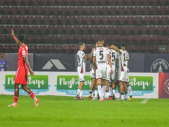 Sports News | ISL: Robson Strike Powers Mohun Bagan Past NorthEast in Rain-hit Encounter