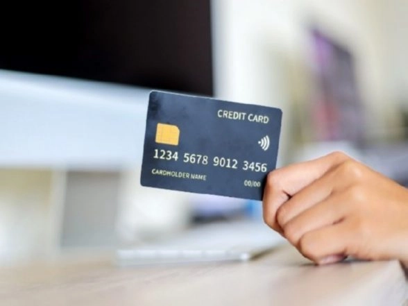 Business News | Why Fuel Credit Cards Are Useful for Frequent Commuters