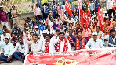 India News | Hyderabad: AITUC Protests at GHMC Office, Demands Rs 26,000 Minimum Wage for Contract Workers