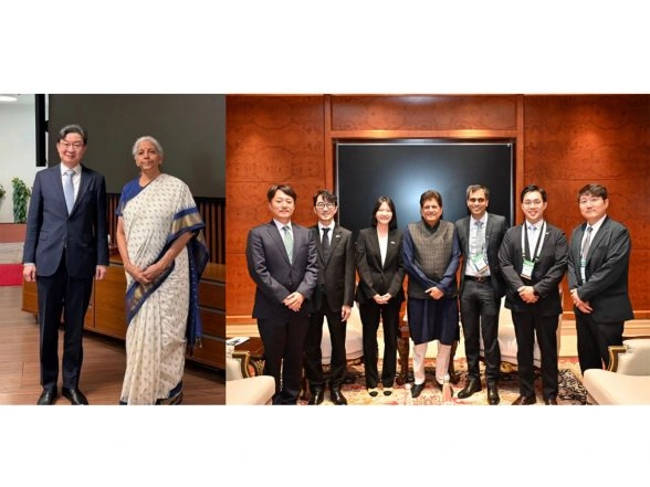 Business News | Union Ministers Nirmala Sitharaman and Piyush Goyal Meet Korean Leaders for Future Collaborations Between the Two Nations