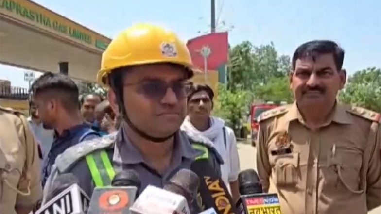India News | Ghaziabad Blaze: Fire Engulfs Market Near Gaur Chowk, 10 Fire Tenders Deployed