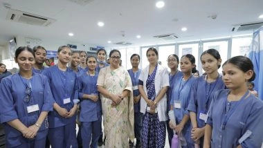India News | Delhi CM Rekha Gupta Conducts Surprise Inspection at Aruna Asaf Ali Hospital, Reviews Medicine Shortage, Sanitation Issues