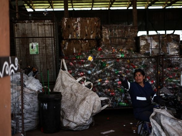 Health News | Scientists Find Where Airborne Microplastics Really Come From: Study