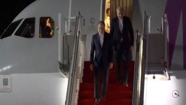 World News | Iran FM Arrives in Pakistan, Raises Hopes for US Peace Talks