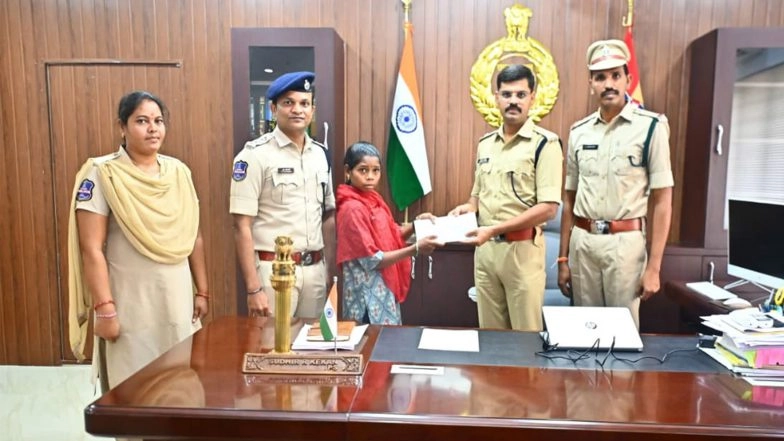 India News | Telangana: Banned CPI (Maoist) Member Surrenders in Presence of Mulugu District SP to Lead Peaceful Life