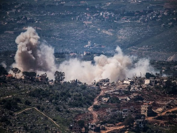 World News | Israel Targets Hezbollah Launchers in 3 Areas of South Lebanon