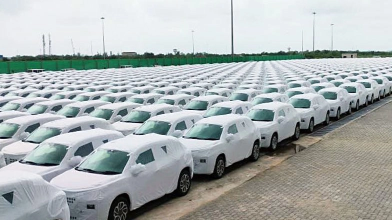 Business News | India's Commercial Vehicle Volumes to Hit 12.4 Lakh Units in FY27 Surpassing Previous Peak: Crisil