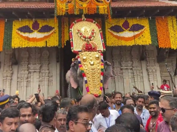 India News |  Thrissur Pooram 2026: Kanimangalam Sastha Arrives First at Vadakkunnathan Temple to Flag off Grand Rituals
