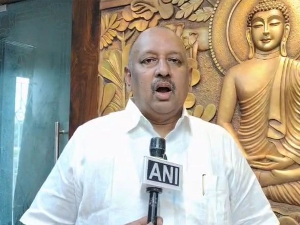 India News | "Companies Not Able to Supply Oil Properly:" Andhra Petroleum Association Flags Diesel Shortage, Long Queues at Fuel Stations