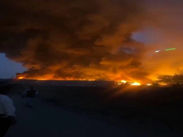 India News | Fire Breaks out at Plastic Warehouse in Gurugram