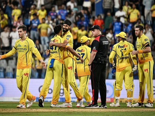 Sports News | IPL 2026: Gujarat Titans Win Toss; Opts to Field Vs Chennai Super Kings
