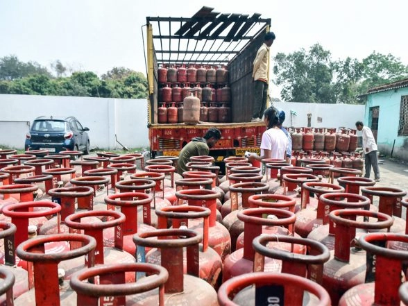 India News | No Fuel Shortage in Telangana, Says Civil Supplies Department