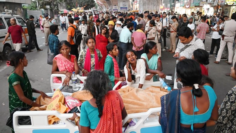 India News | Bihar: Massive Protest Outside Patna Hospital After 15-year-old Dies, Family Alleges Medical Negligence