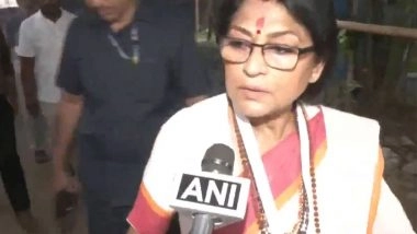 India News | BJP's Sonarpur Dakshin Candidate Roopa Ganguly Arrives to Cast Vote at Polling Station in Kolkata