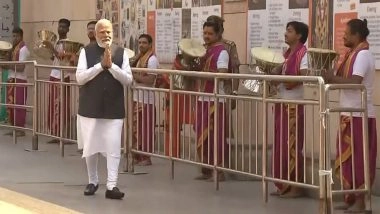 India News | Uttar Pradesh: PM Modi Offers Prayers at Kashi Vishwanath Temple