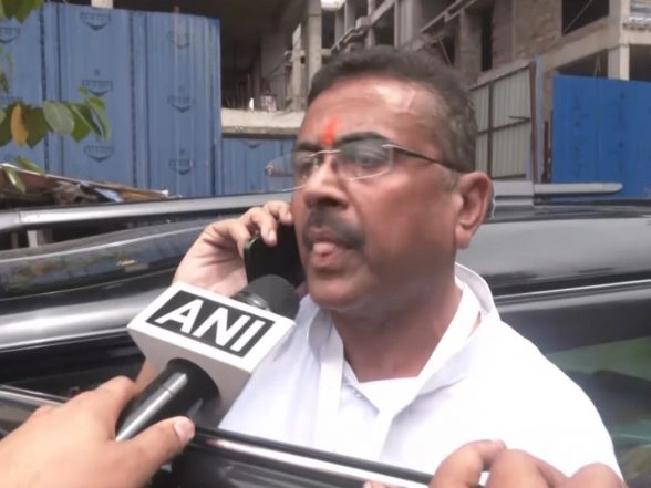 India News | Suvendu Adhikari Alleges Attack by TMC Workers During Bhabanipur Booth Visit; Police Lathi Charge to Disperse Crowd