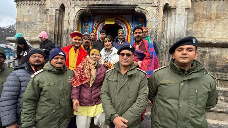 Entertainment News | Kailash Kher Visits Kedarnath Temple, Praises Pilgrim Facilities