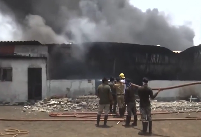 India News | Chhattisgarh: Fire Breaks out at Plastic Factory in Saddu