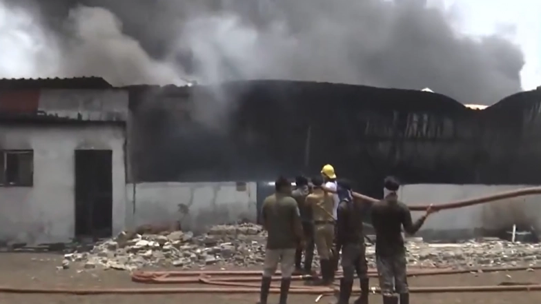 India News | Chhattisgarh: Fire Breaks out at Plastic Factory in Saddu