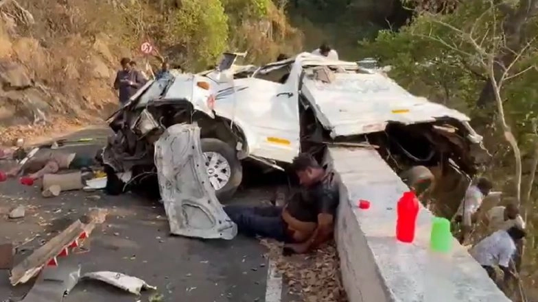 Tamil Nadu: Tourist Van Plunges Into Gorge at Valparai Hills in Coimbatore