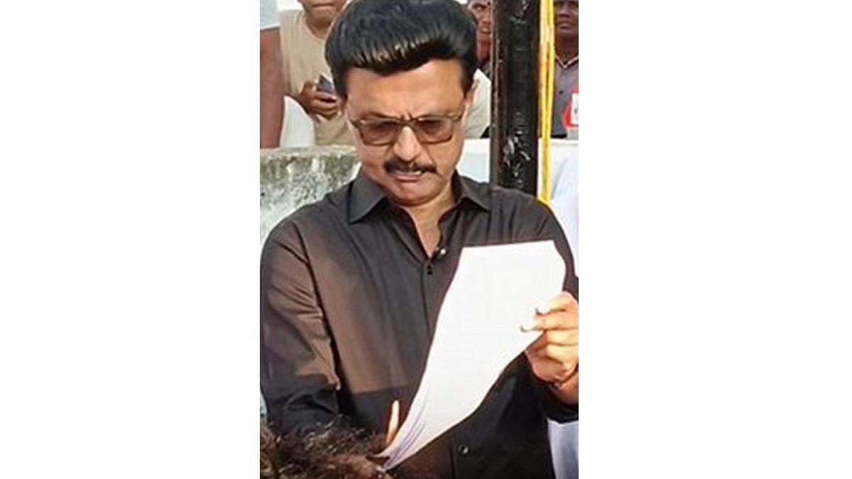 Delimitation Bill 2026: Tamil Nadu CM MK Stalin Hoists Black Flag, Burns Copy of Bill (Watch Video)