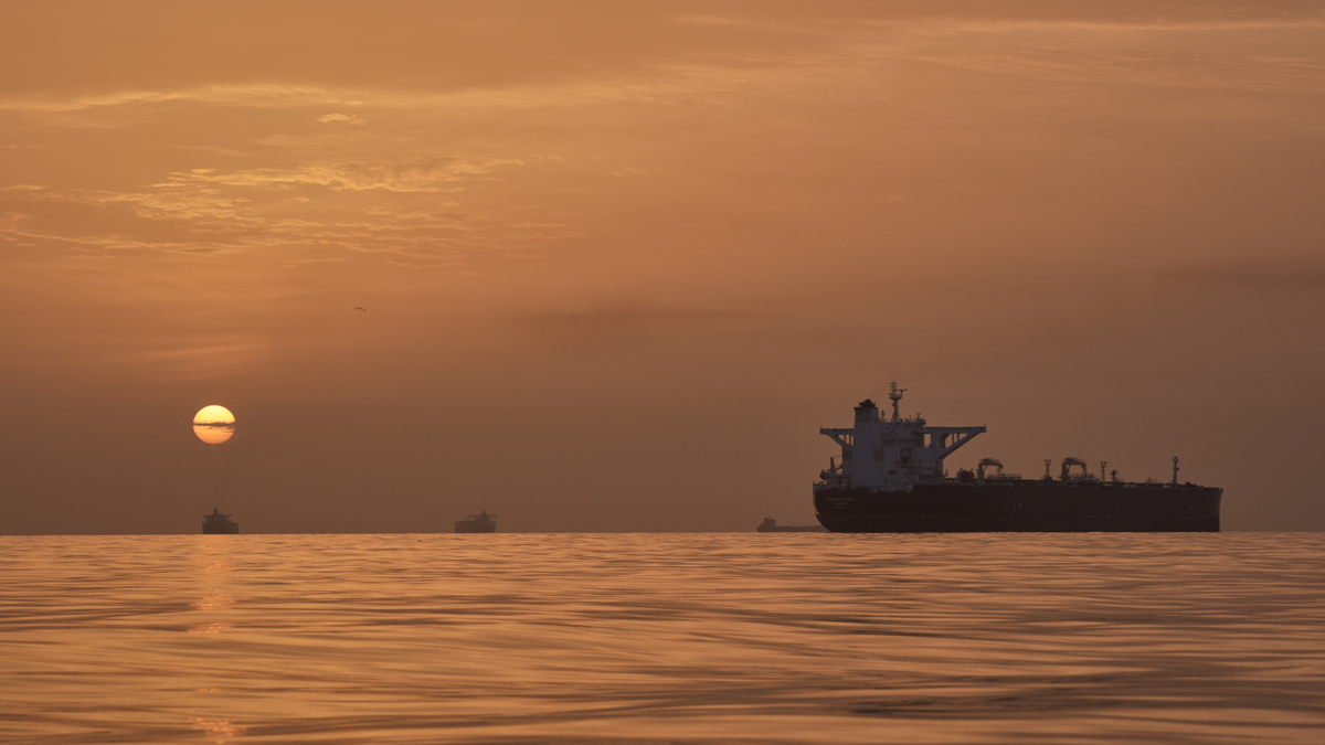 US-Iran Ceasefire Collapses As Fresh Strikes, Strait of Hormuz Closure Deepen Middle East Crisis | LatestLY