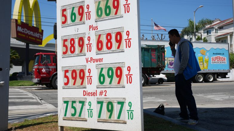 Commerce Department Downgrades US Q4 GDP Growth to 0.5%