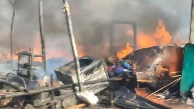 Haryana Fire: Massive Blaze Engulfs Konsiwas Road Slums in Rewari; Multiple Fire Tenders on Spot (Watch Video)