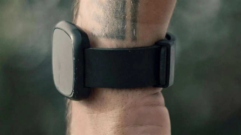 Fitbit Air: Google Working on Screen-Less Tracker and &lsquo;Google Health&rsquo; Rebrand; Launching Soon
