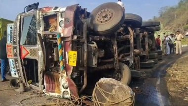 Andhra Pradesh Road Accident: Rice-Laden Lorry Overturns on Odisha Ghat Road in Parvathipuram Manyam, Traffic Hit for 7 KM