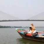 PM Narendra Modi Takes Boat Ride on Hooghly River in Kolkata, Highlights Cultural Significance of Maa Ganga (See Pics and Video)