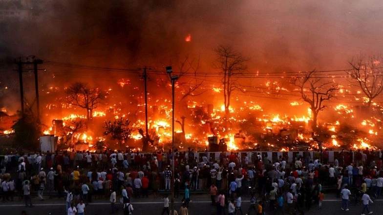 Vikas Nagar Fire Tragedy: 2 Children Die in Lucknow Blaze, SDRF-NDRF Rescue Efforts Continue